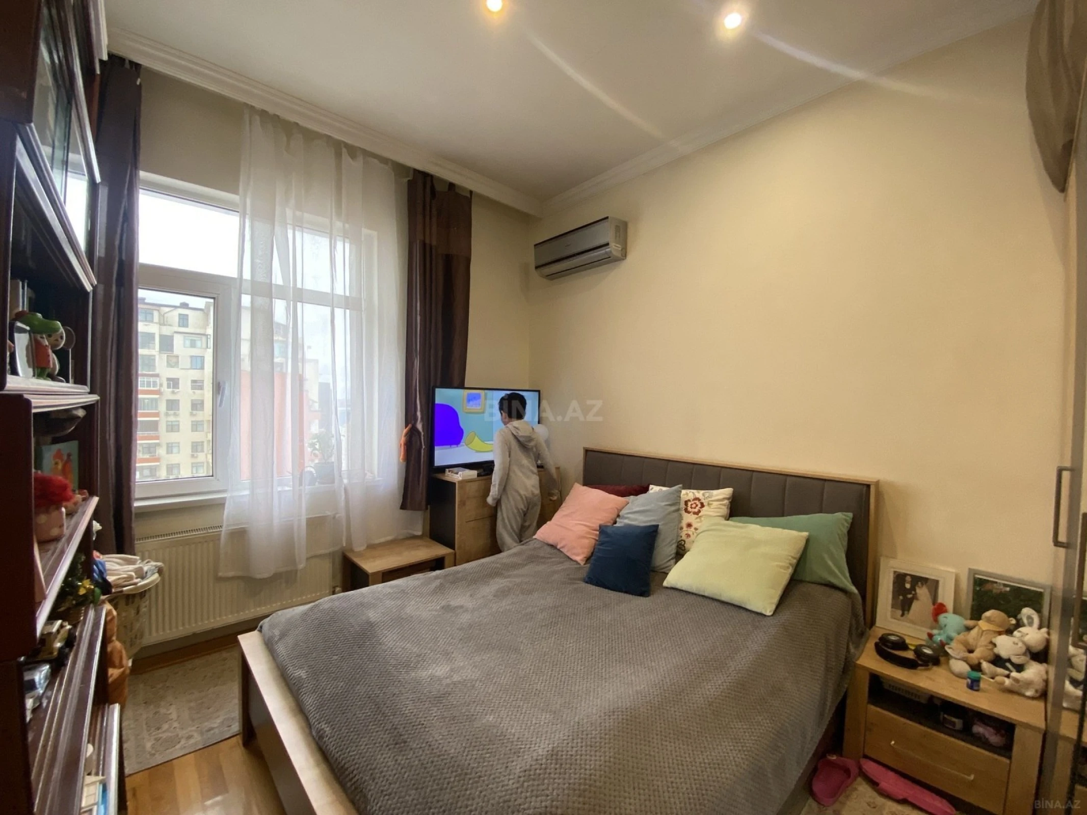 Satılır 3 otaqlı mənzil 147 m²