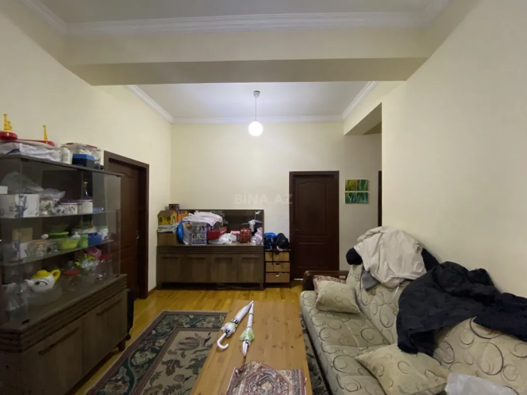 Satılır 3 otaqlı mənzil 147 m²