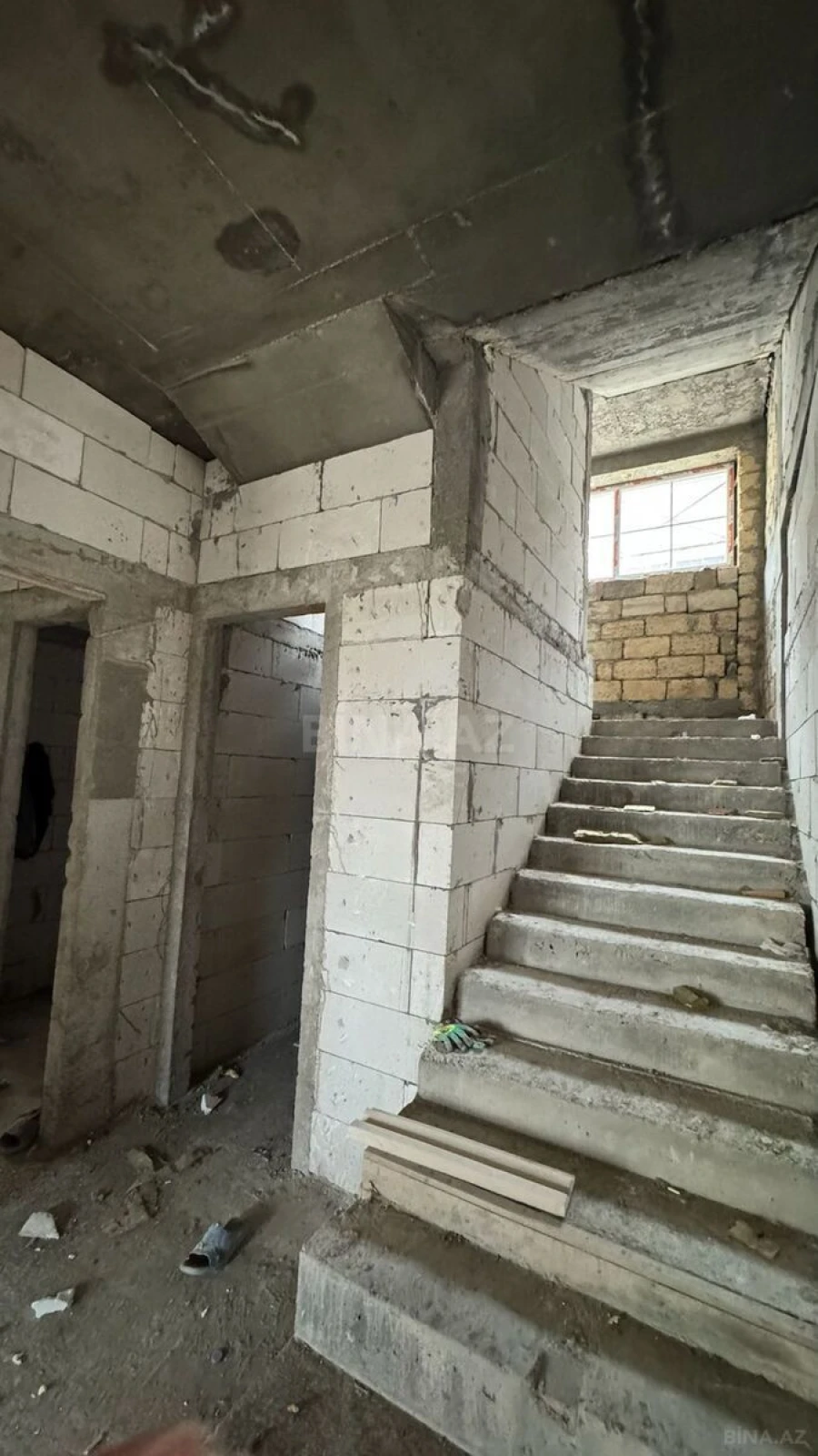 Satılır 7 otaqlı həyət evi 440 m²