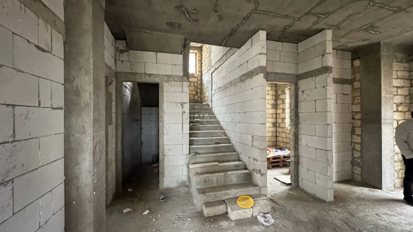 Satılır 7 otaqlı həyət evi 440 m²