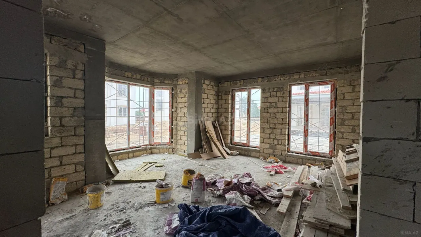 Satılır 7 otaqlı həyət evi 440 m²