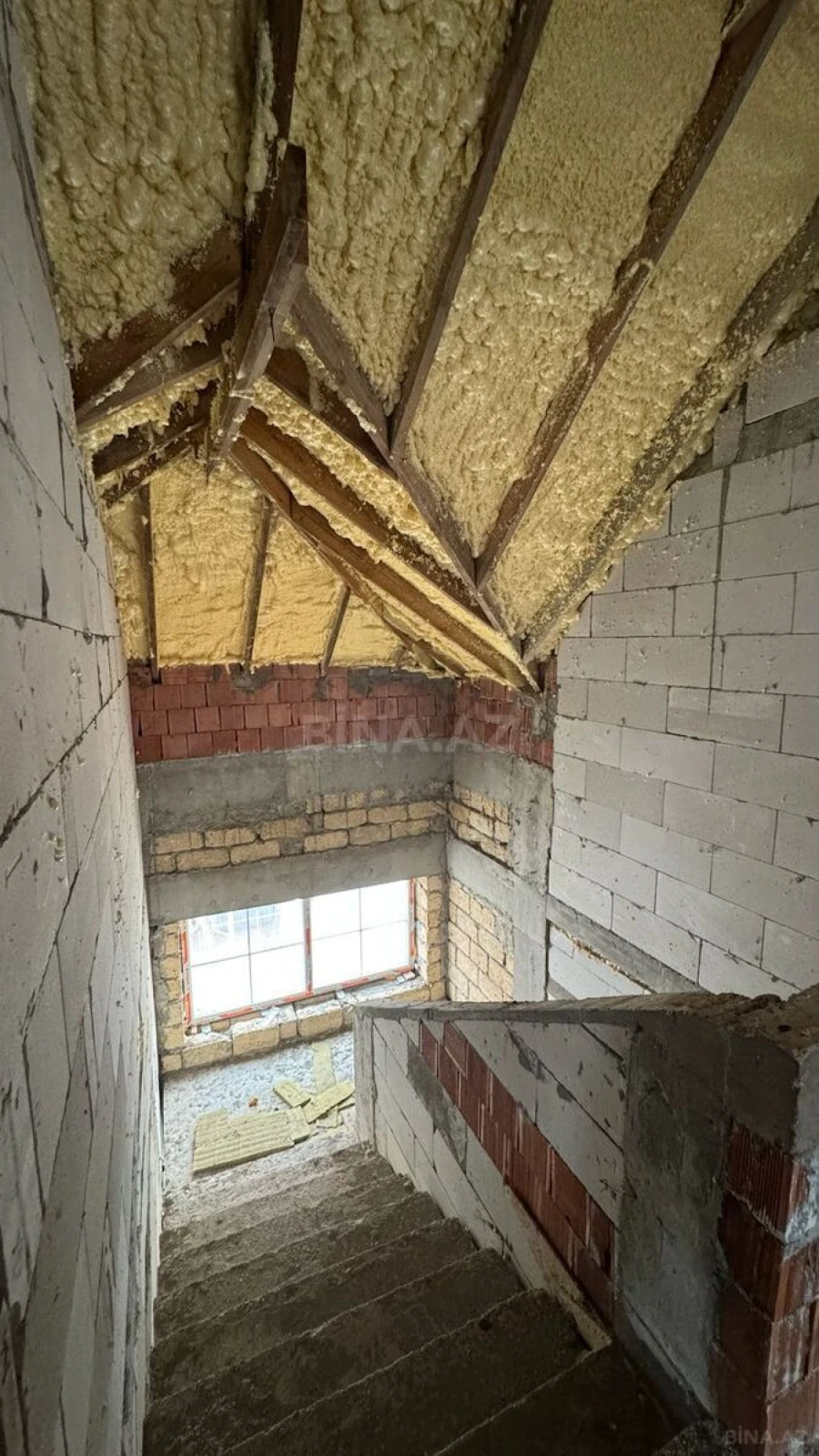 Satılır 7 otaqlı həyət evi 440 m²