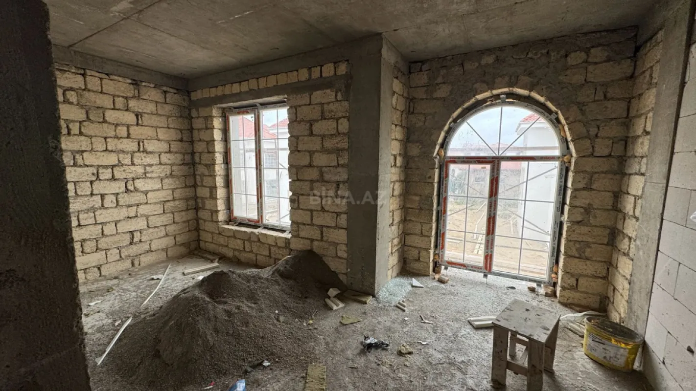 Satılır 7 otaqlı həyət evi 440 m²