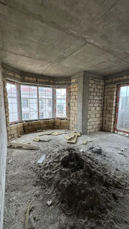Satılır 7 otaqlı həyət evi 440 m²