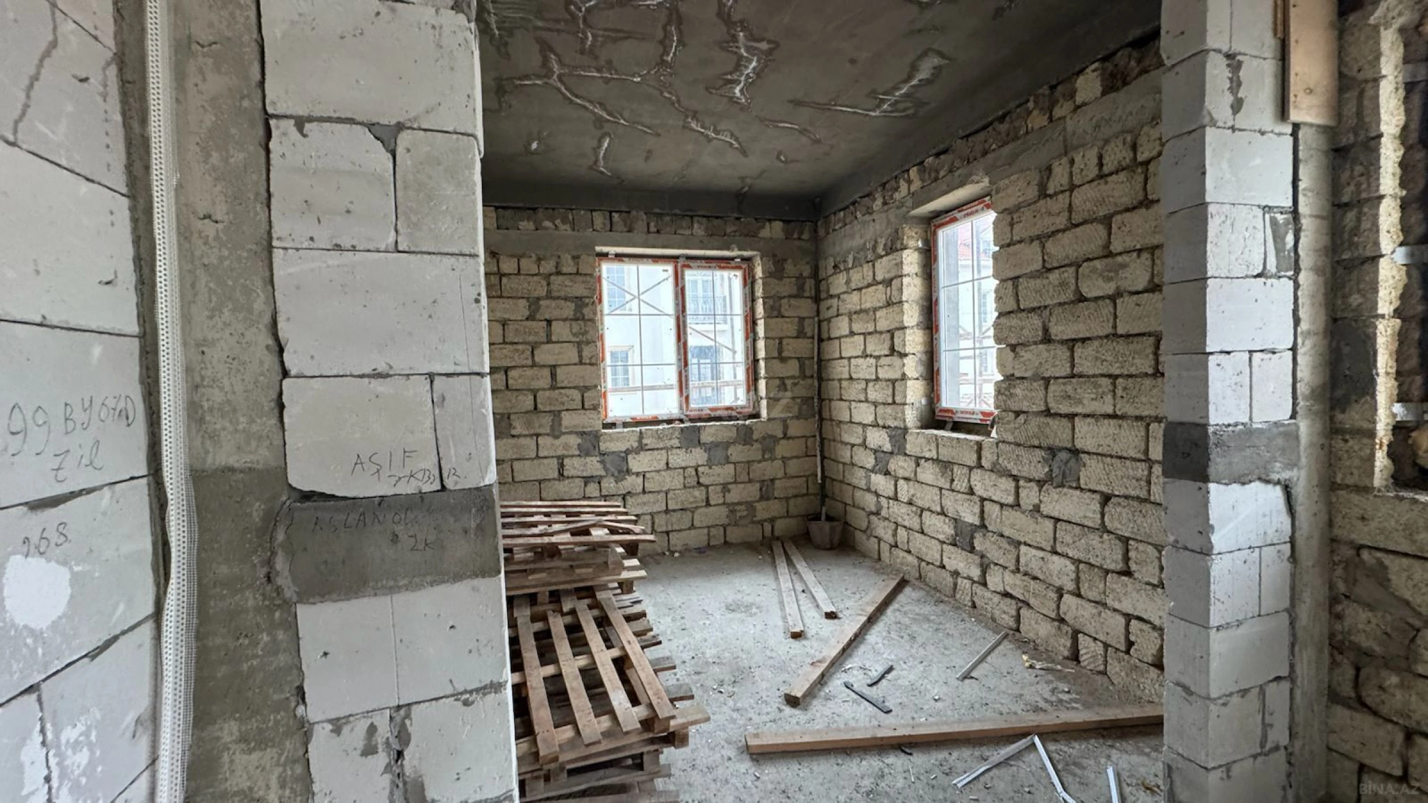 Satılır 7 otaqlı həyət evi 440 m²