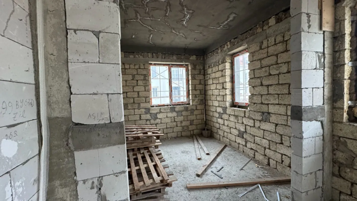 Satılır 7 otaqlı həyət evi 440 m²