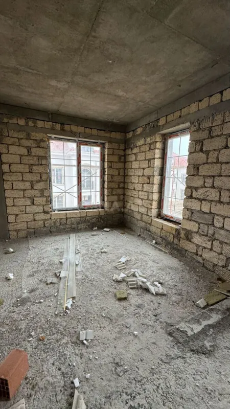 Satılır 7 otaqlı həyət evi 440 m²