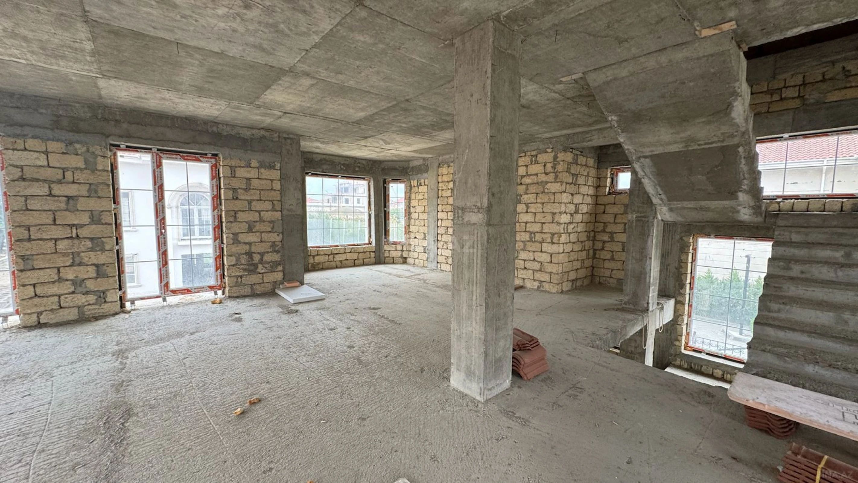 Satılır 7 otaqlı həyət evi 440 m²