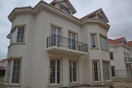 Satılır 7 otaqlı həyət evi 440 m²