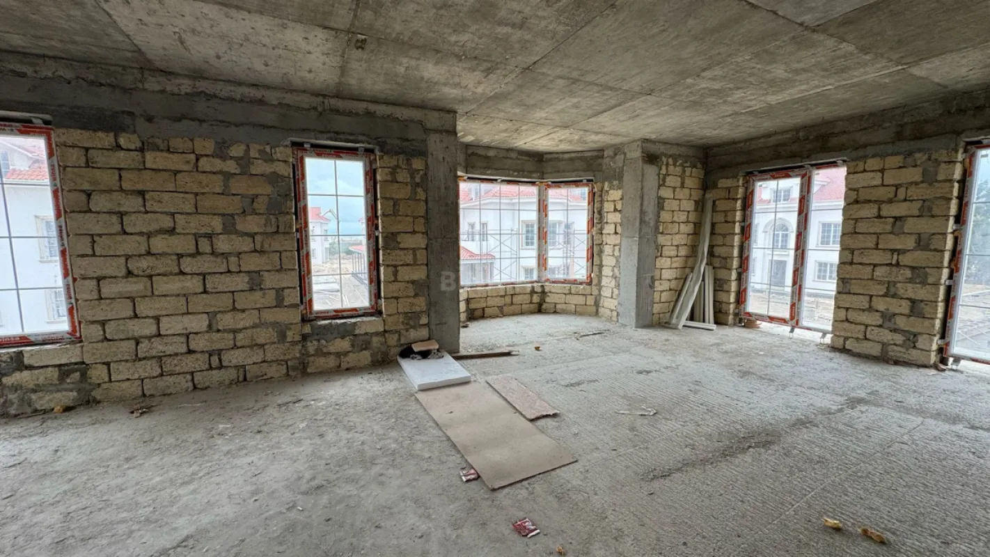 Satılır 7 otaqlı həyət evi 440 m²