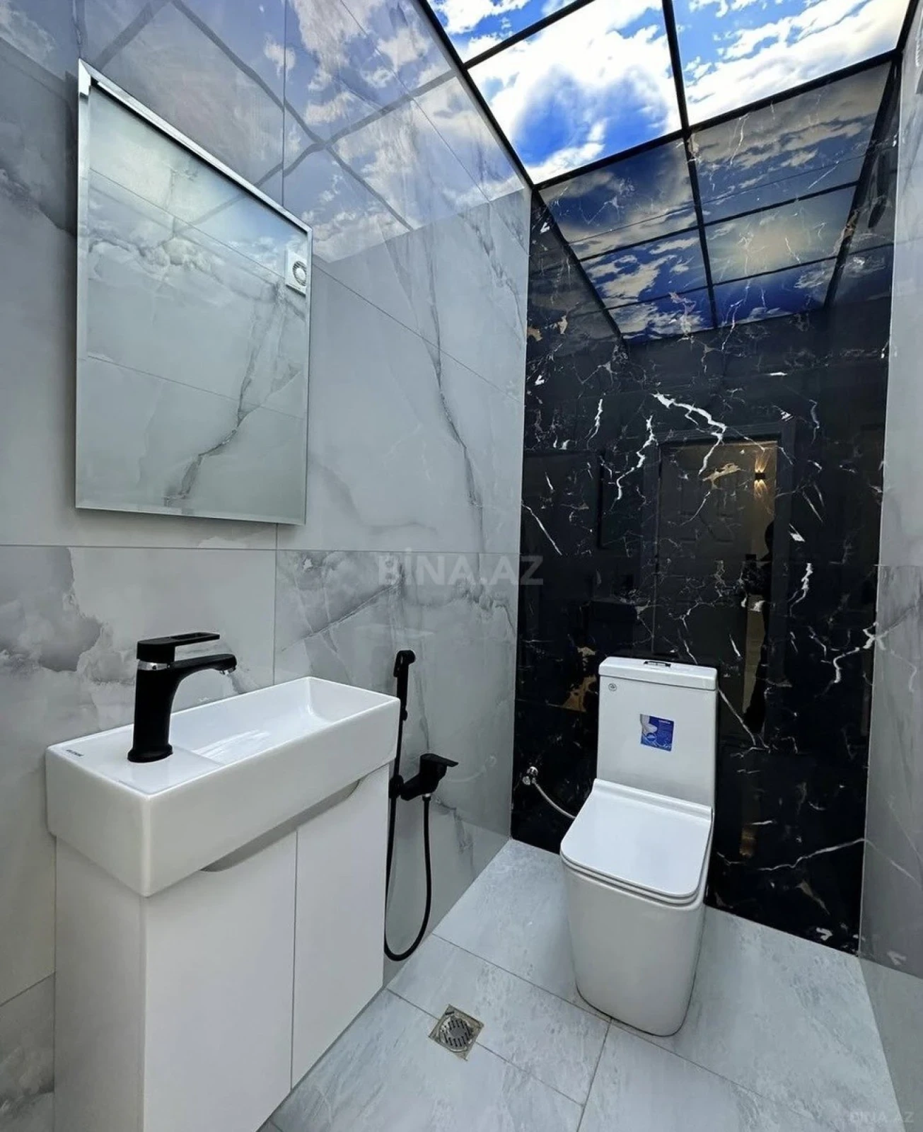 Satılır 2 otaqlı mənzil 55 m²