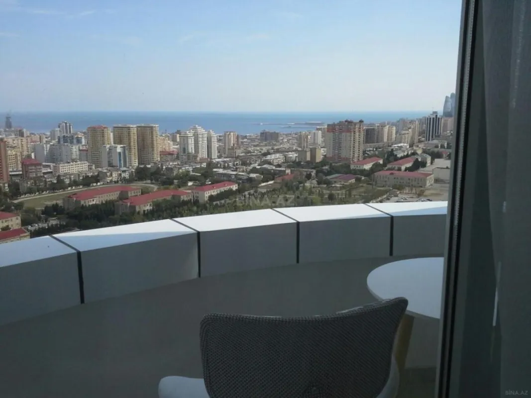 Satılır 2 otaqlı mənzil 100 m²