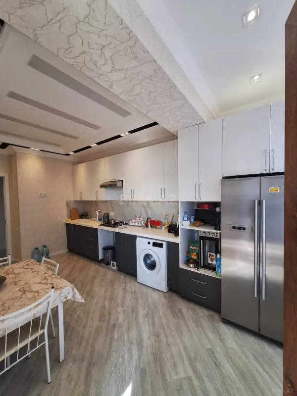 Kirayə verilir 3 otaqlı mənzil 122 m²