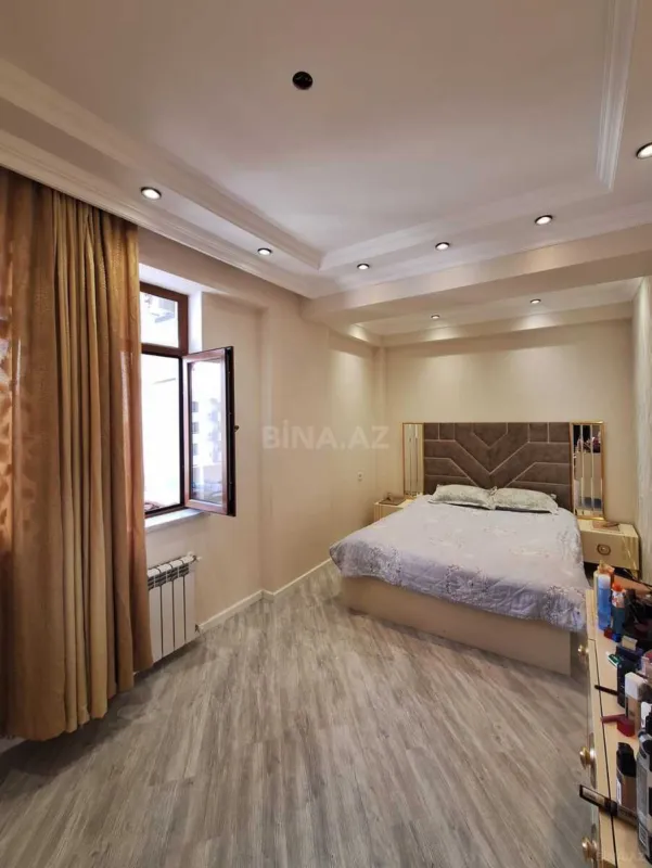 Kirayə verilir 3 otaqlı mənzil 122 m²