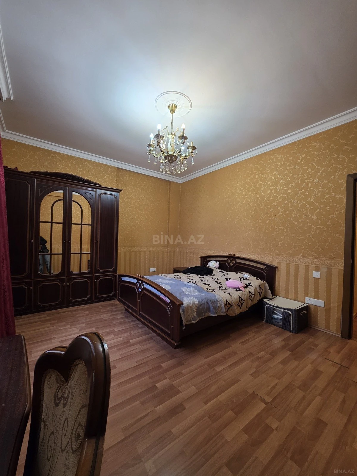 Satılır 2 otaqlı mənzil 93 m²