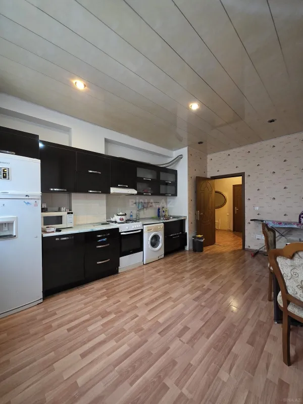 Satılır 2 otaqlı mənzil 93 m²