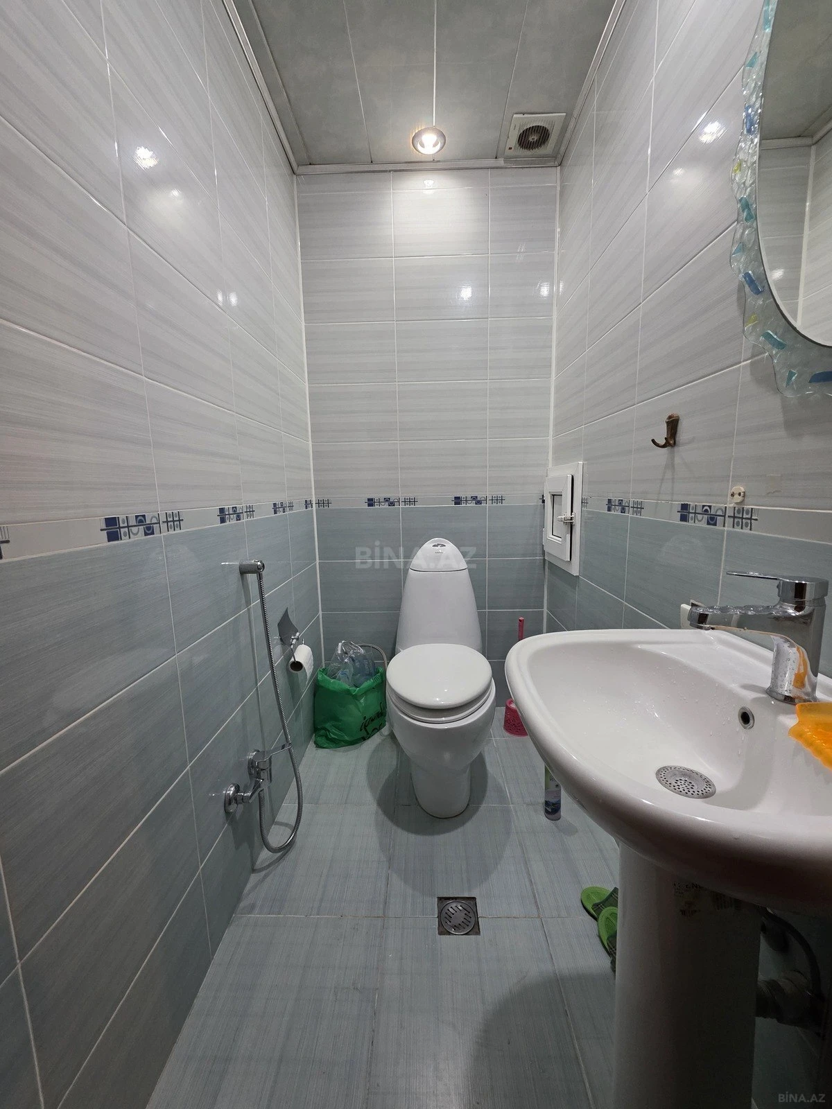 Satılır 2 otaqlı mənzil 93 m²