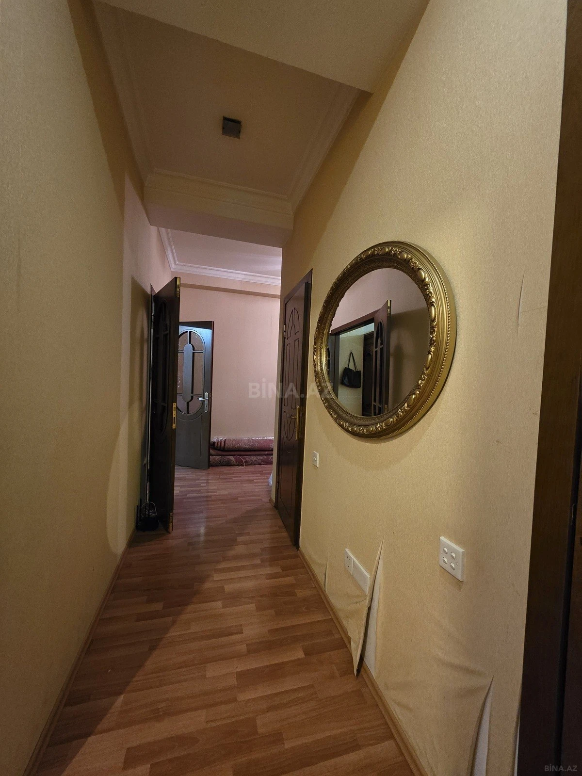 Satılır 2 otaqlı mənzil 93 m²