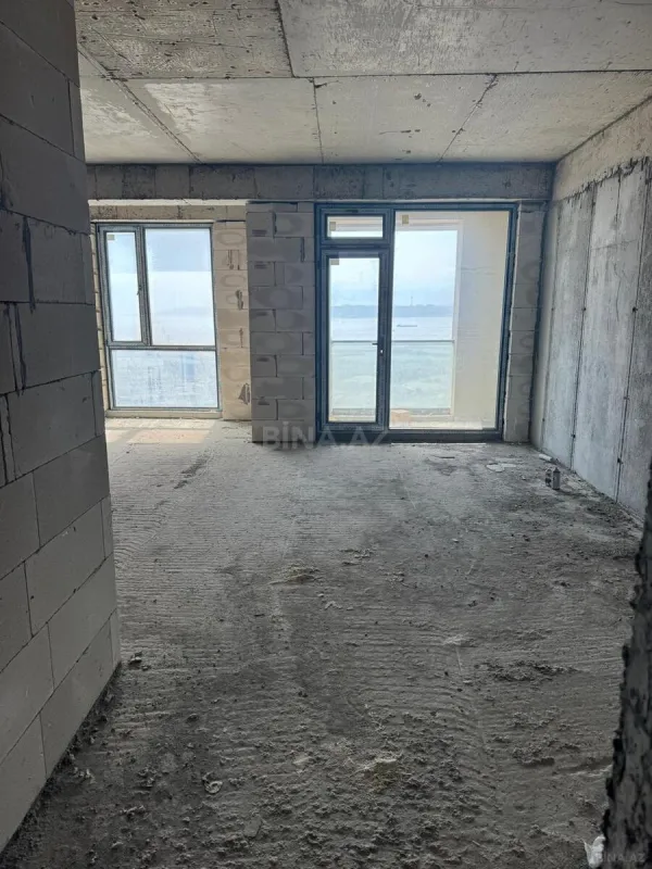 Satılır 2 otaqlı mənzil 108 m²