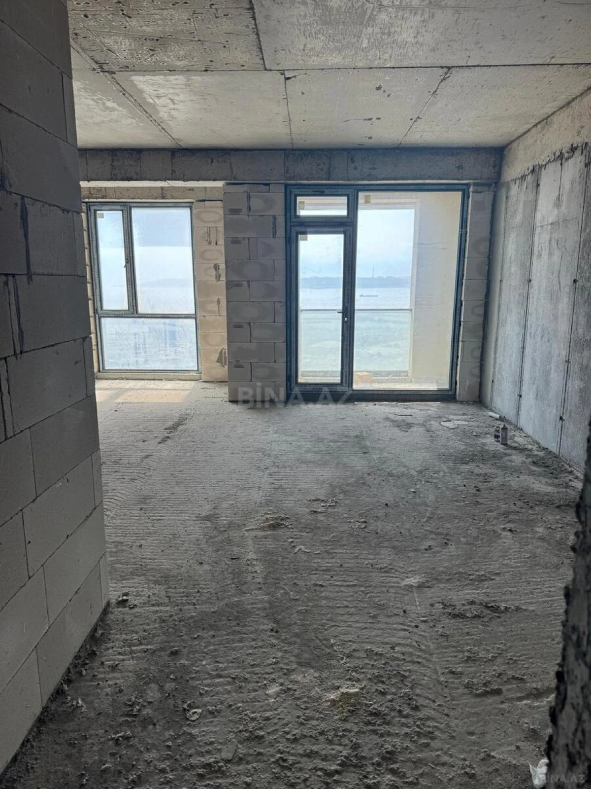 Satılır 2 otaqlı mənzil 98.4 m²