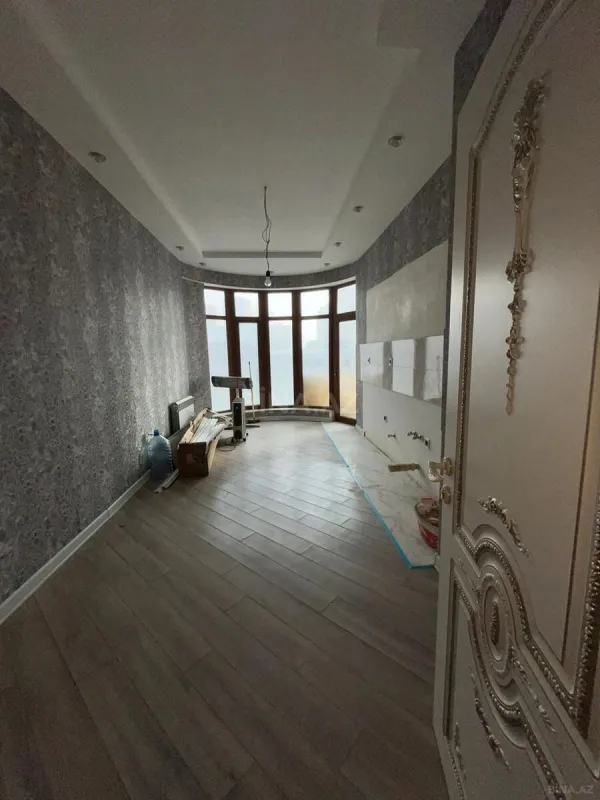 Satılır 3 otaqlı mənzil 156 m²