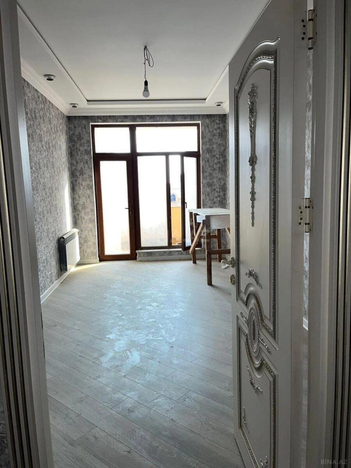 Satılır 3 otaqlı mənzil 156 m²