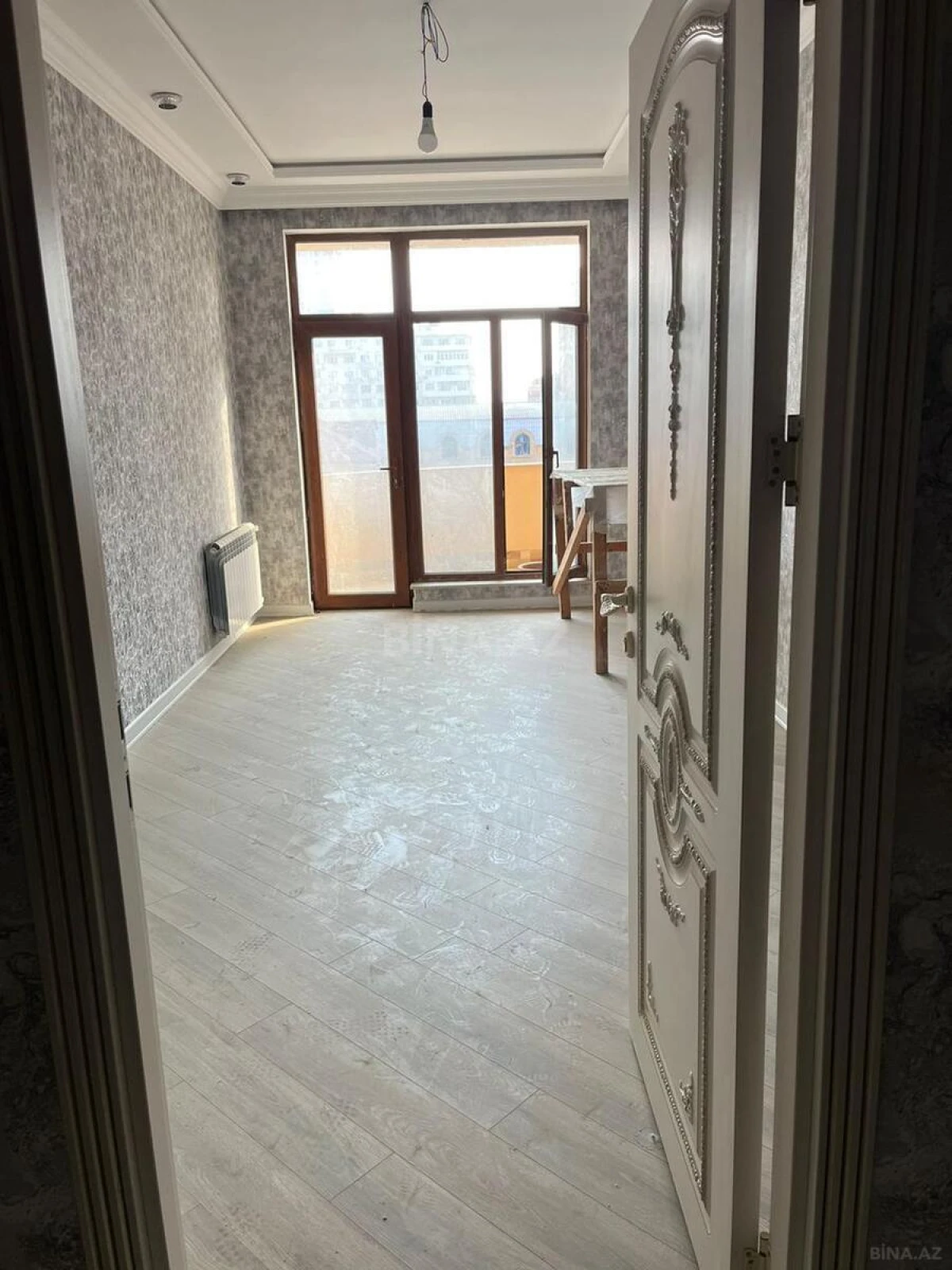 Satılır 3 otaqlı mənzil 156 m²