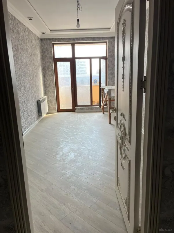 Satılır 3 otaqlı mənzil 156 m²