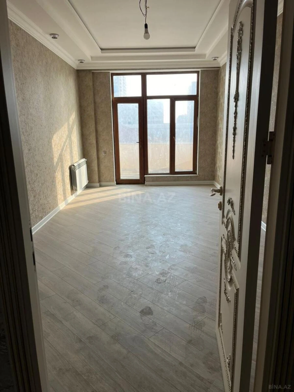 Satılır 3 otaqlı mənzil 156 m²