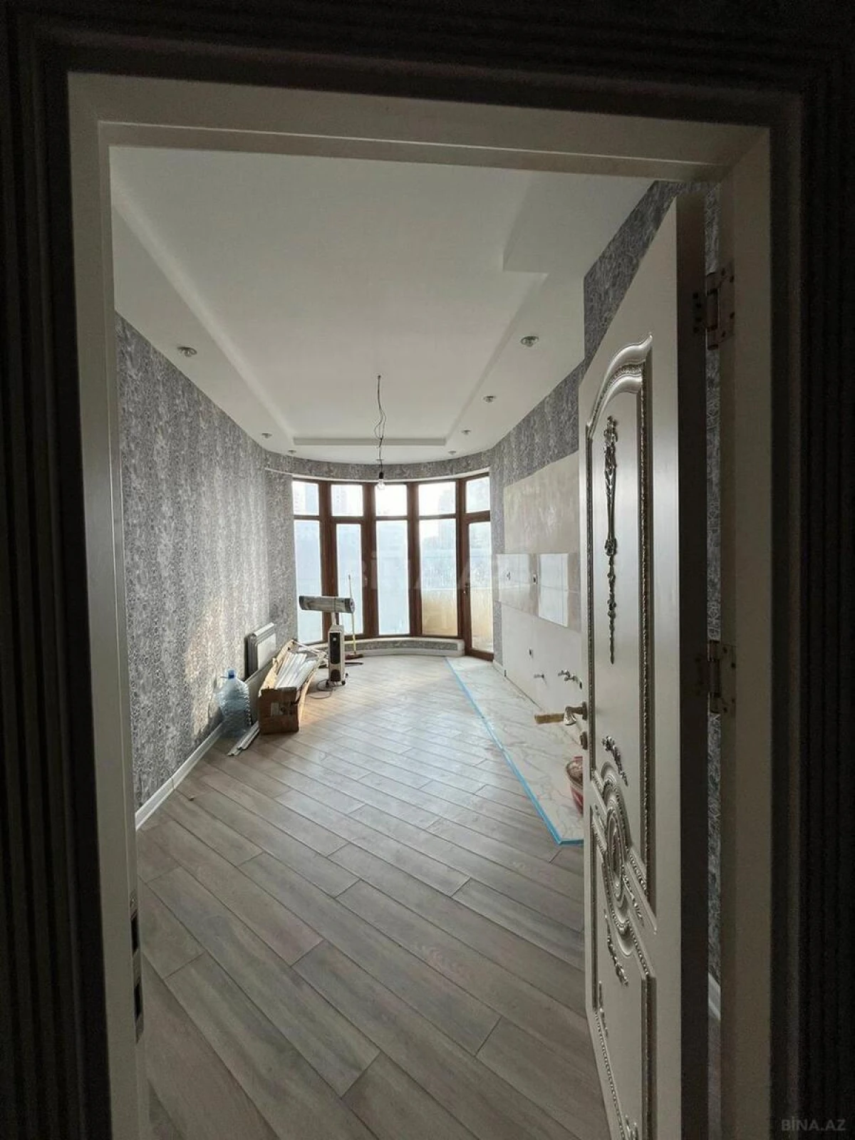 Satılır 3 otaqlı mənzil 156 m²