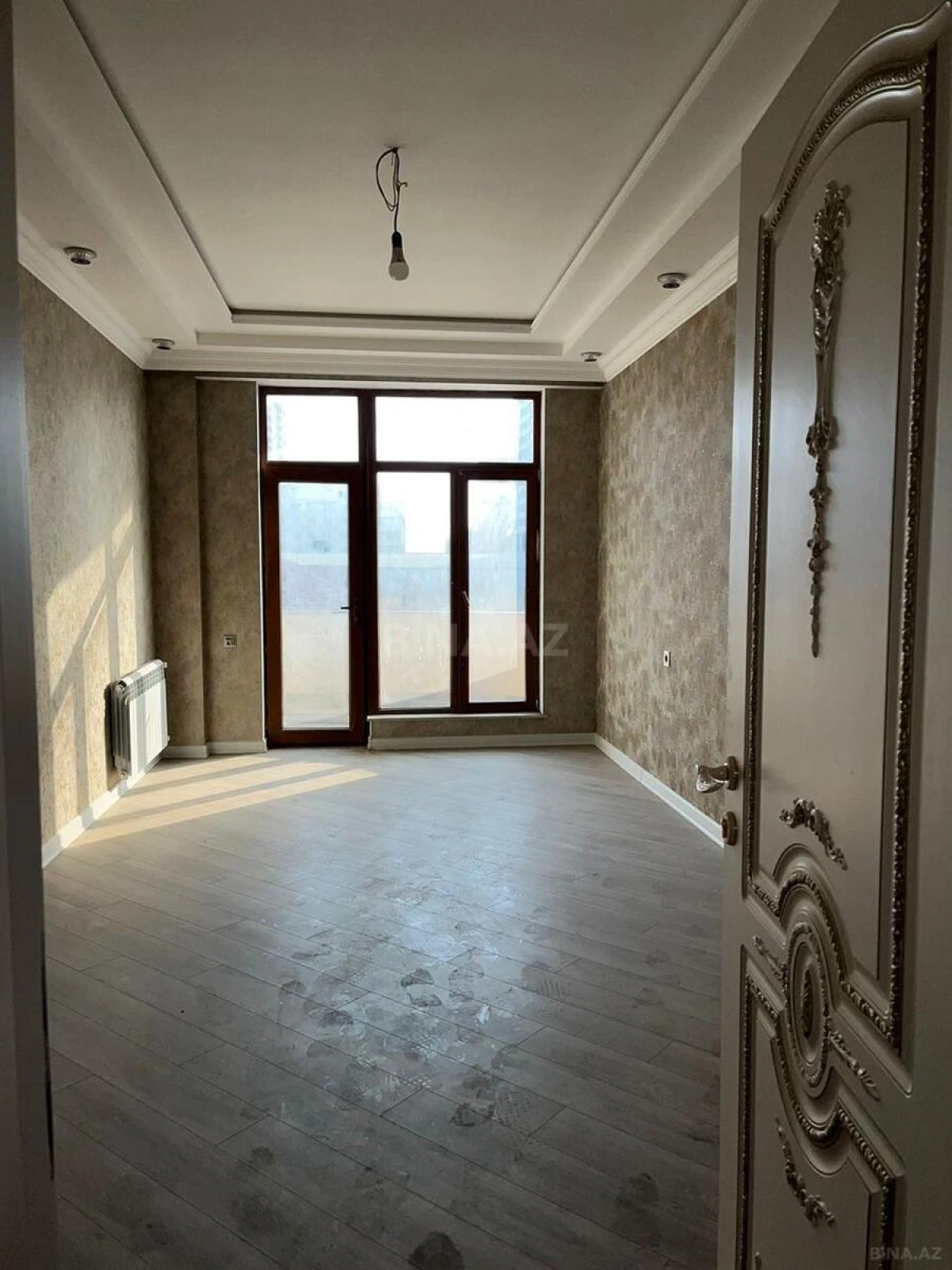 Satılır 3 otaqlı mənzil 156 m²