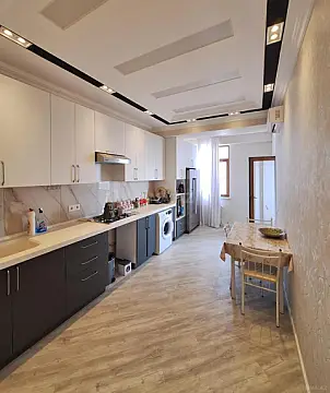 Kirayə verilir 3 otaqlı mənzil 122 m²