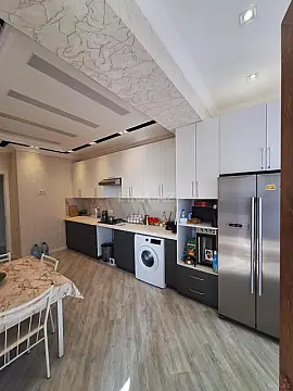 Kirayə verilir 3 otaqlı mənzil 122 m²