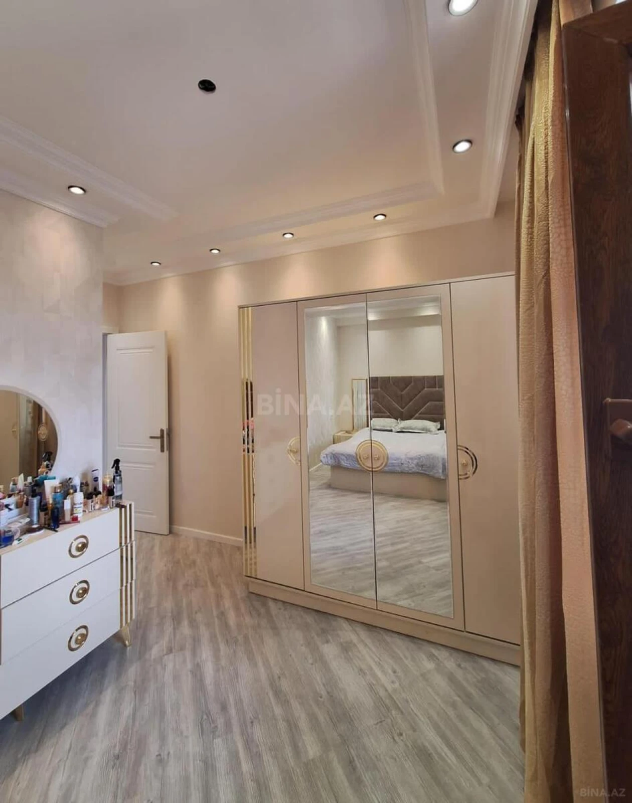 Kirayə verilir 3 otaqlı mənzil 122 m²