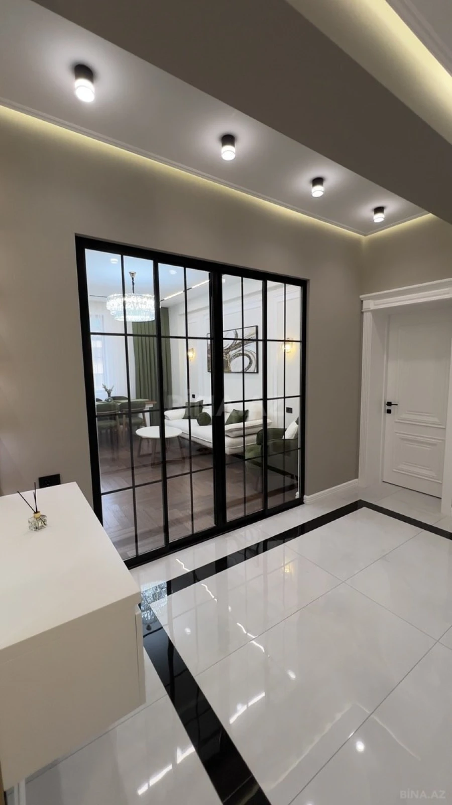Satılır 2 otaqlı mənzil 87 m²