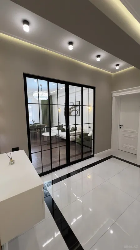 Satılır 2 otaqlı mənzil 87 m²