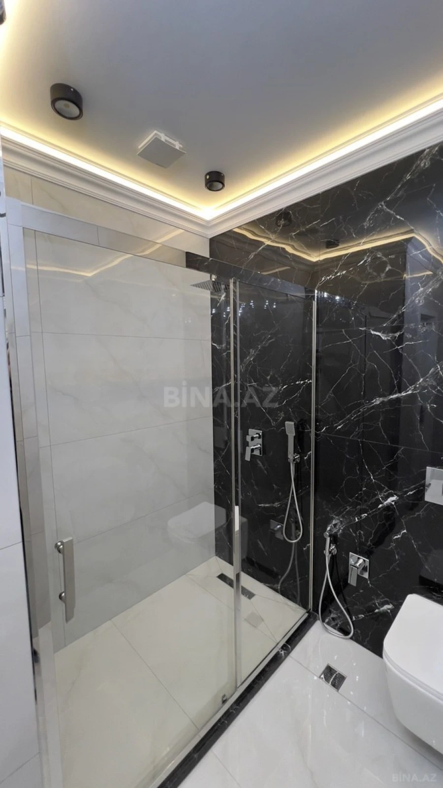 Satılır 2 otaqlı mənzil 87 m²