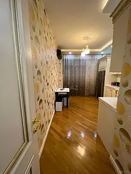 Kirayə verilir 2 otaqlı mənzil 105 m²