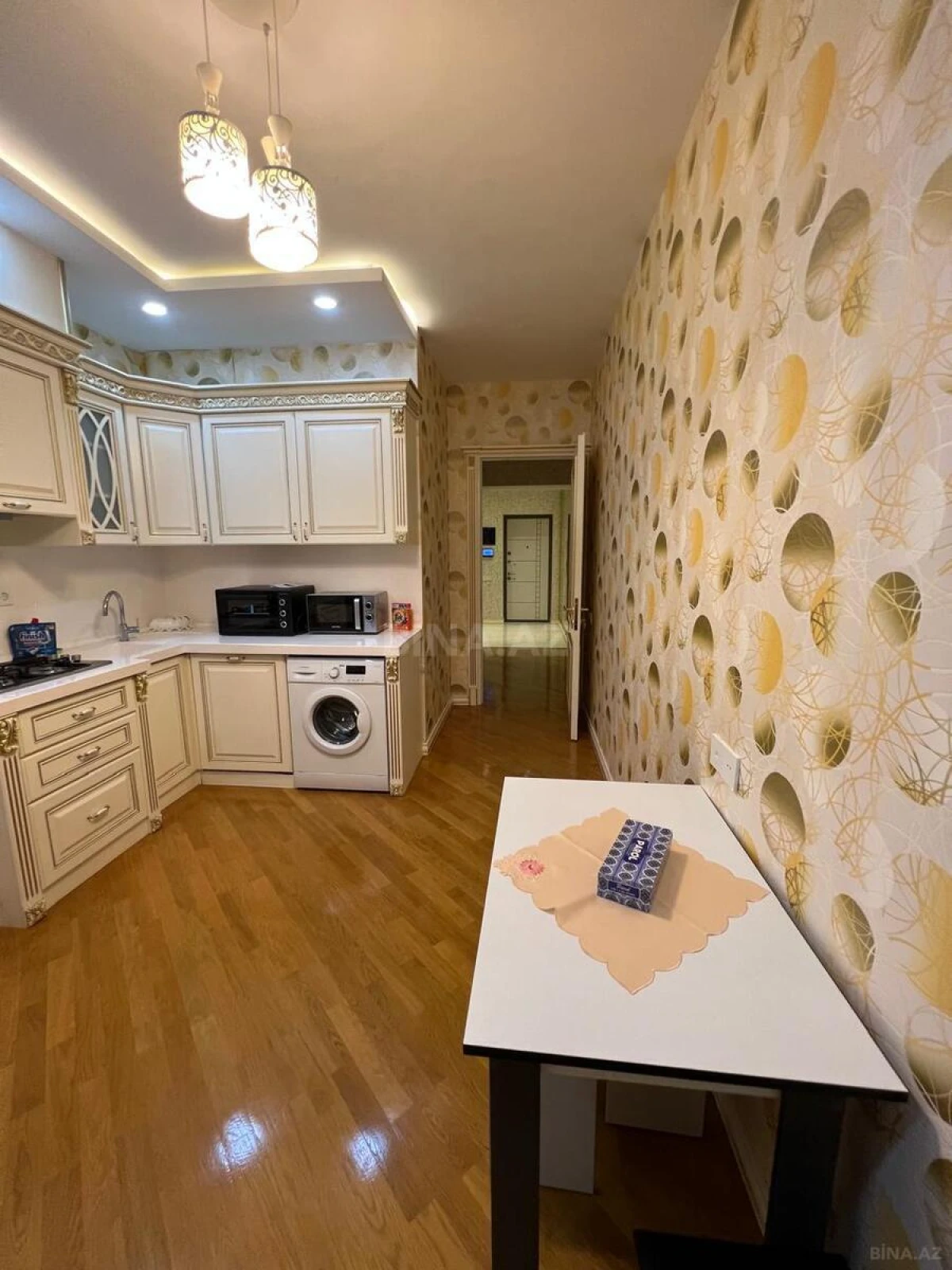 Kirayə verilir 2 otaqlı mənzil 105 m²