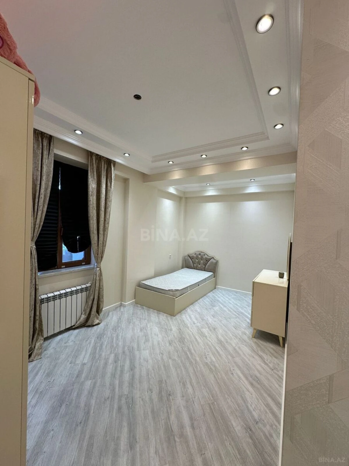 Kirayə verilir 3 otaqlı mənzil 122 m²