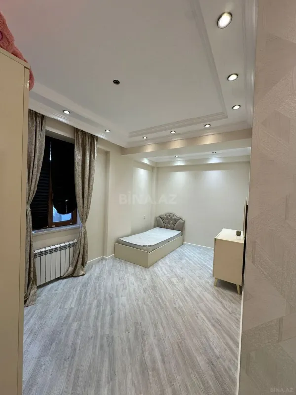 Kirayə verilir 3 otaqlı mənzil 122 m²