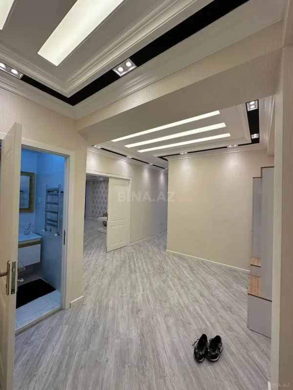Kirayə verilir 3 otaqlı mənzil 122 m²