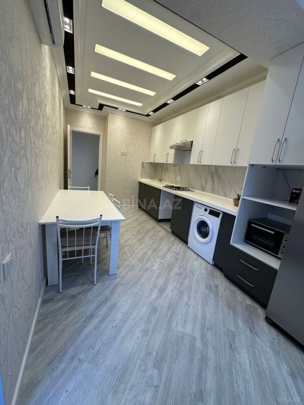 Kirayə verilir 3 otaqlı mənzil 122 m²