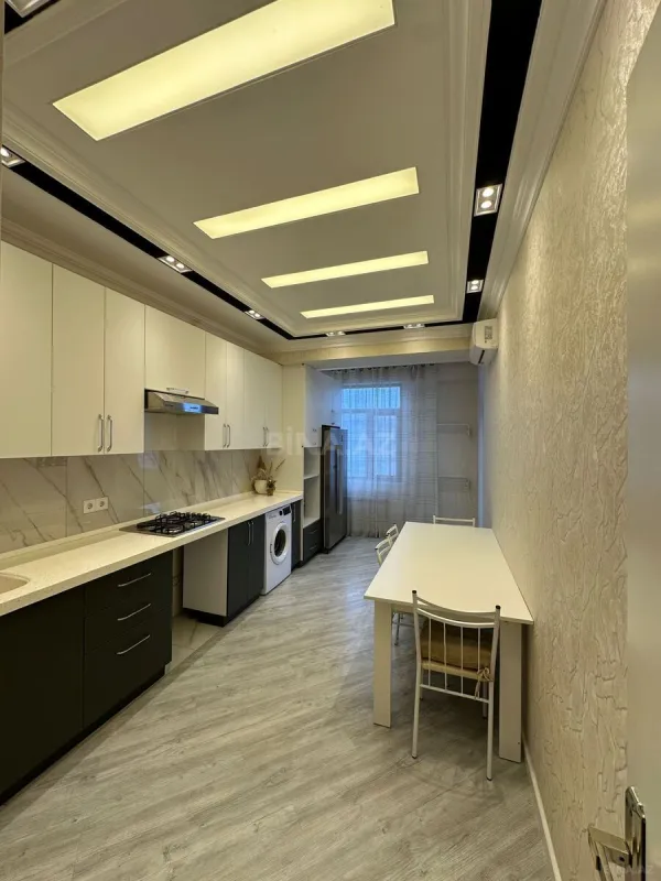 Kirayə verilir 3 otaqlı mənzil 122 m²