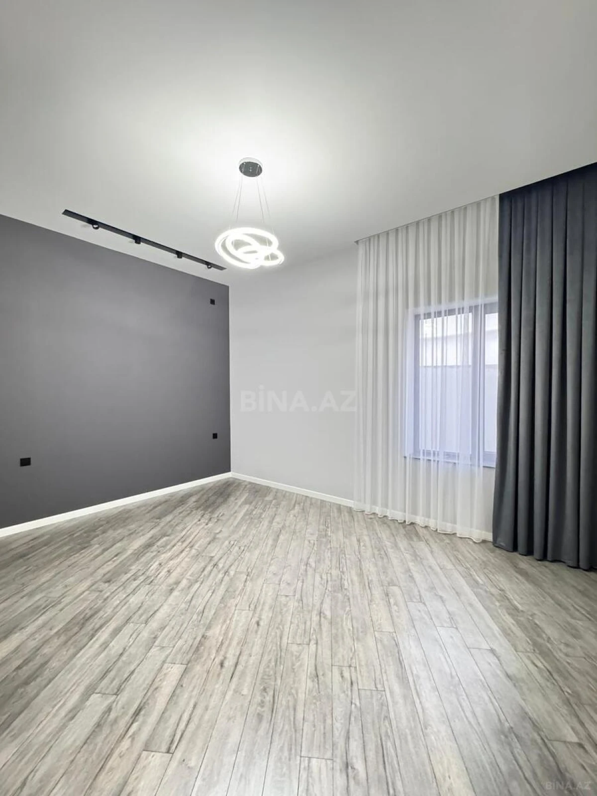 Satılır 5 otaqlı həyət evi 200 m²