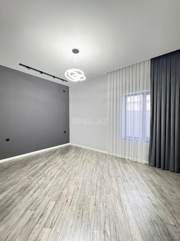 Satılır 5 otaqlı həyət evi 200 m²