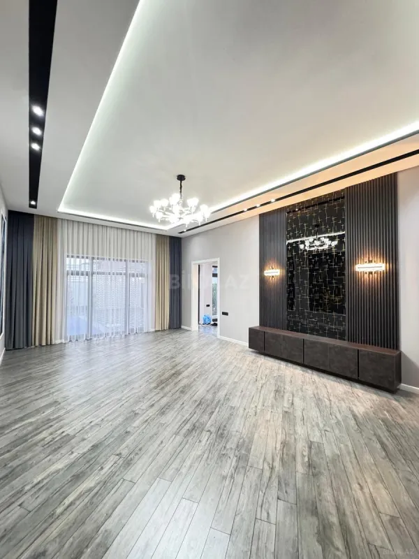 Satılır 5 otaqlı həyət evi 200 m²