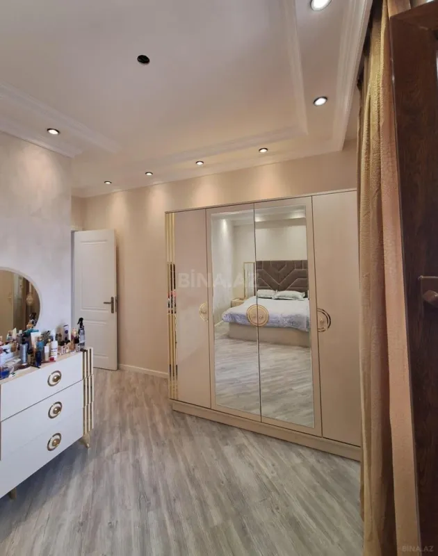 Kirayə verilir 3 otaqlı mənzil 122 m²