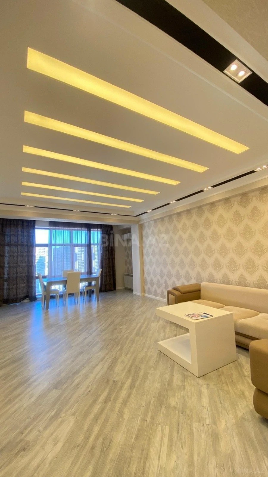Kirayə verilir 3 otaqlı mənzil 122 m²