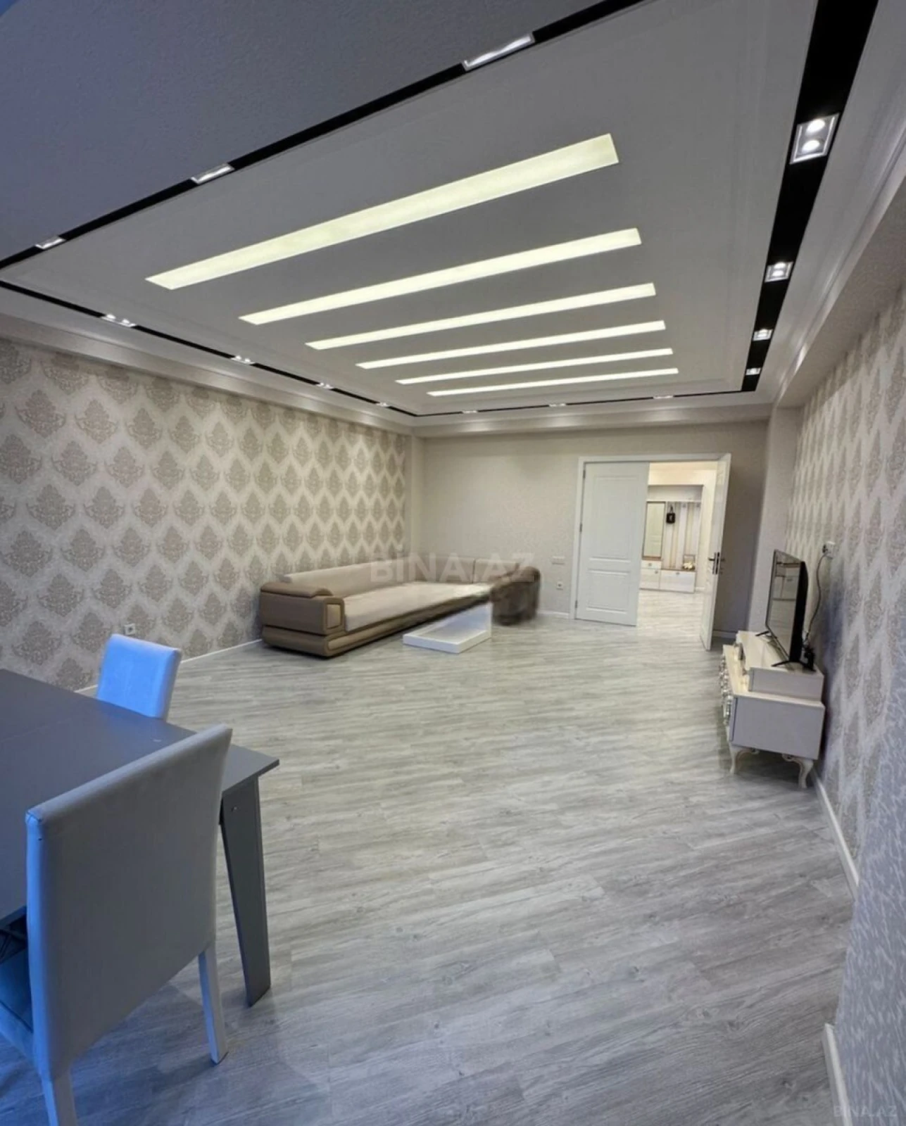 Kirayə verilir 3 otaqlı mənzil 122 m²
